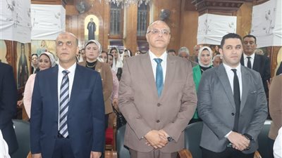 محافظ القليوبية يشهد قُداس عيد القيامة المجيد بكنيسة العذراء بمدينة بنها