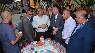 السكرتير العام المساعد لمحافظة الجيزة يتابع تشغيل سوق اليوم الواحد بشارع المطار