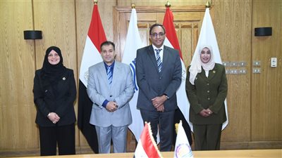 محافظ قنا ورئيس جامعة جنوب الوادي يوقعان بروتوكول تعاون لتعزيز الأنشطة الثقافية والعلمية بمكتبه مصر العامة