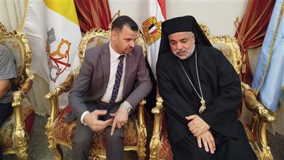 عميد فنون جميلة بالأقصر يقدم العزاء في وفاة البابا فرنسيس