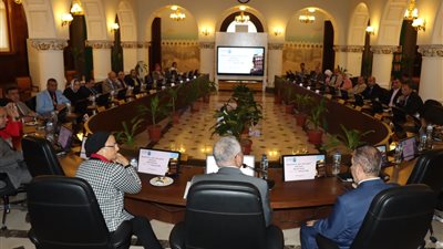 مجلس خدمة المجتمع بجامعة الإسكندرية يناقش الاستعداد لجائزة مصر للتميز الحكومي وموسم الصيف