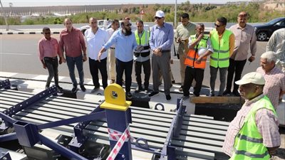 الدكتور إسماعيل كمال يتفقد أعمال الصيانه بمحور وكوبرى بديل خزان أسوان