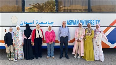 رئيس جامعة أسوان يزور الفوج الطلابي الثالث في الغردقة