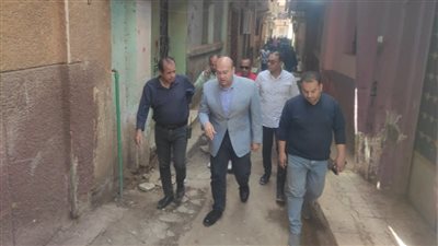 نائب محافظ الجيزة يتفقد منطقة مسجد المحمود بميت رهينة بالبدرشين لحل مشاكل تسرب المياه
