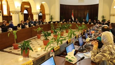رئيس جامعة الإسكندرية: الانتهاء من استعدادات امتحانات آخر العام.. واستمرار دعم طلاب المنح الأمريكية