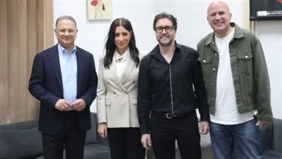 الخميس.. صناع مسلسل أشغال شقة جدا ضيوف يحدث في مصر