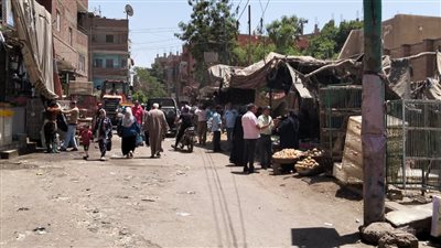 رفع الإشغالات والمخلفات في شوارع مدينة العياط لتحقيق السيولة المرورية