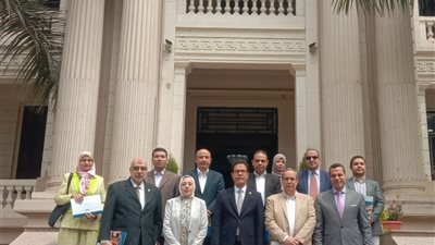 رئيس جامعة بنها يكرم العلماء من أبناء الجامعة