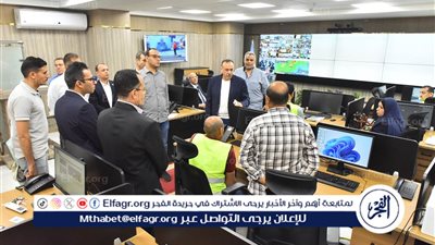 محافظ أسيوط يتابع تطورات حالة الطقس عبر مركز سيطرة الشبكة الوطنية للطوارئ 