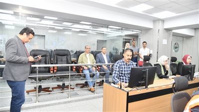 محافظ الفيوم يتابع تداعيات العاصفة الرملية من مركز السيطرة: رفع درجة الاستعداد للقصوى