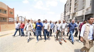 وزير الإسكان يتفقد مشروع 