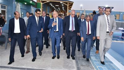 صور.. محافظ الأقصر يحقق حلم أبنائها بافتتاح حمام السباحة الأوليمبي