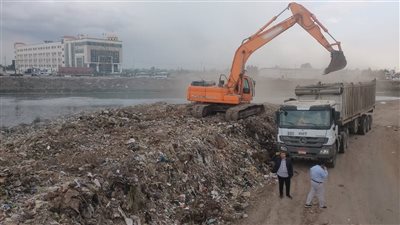 رفع 3000 طن مخلفات في حملات مكثفة بحي غرب شبرا الخيمة لإعادة المظهر الحضاري