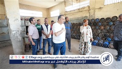 محافظ أسيوط يتفقد مستودع اسطوانات البوتاجاز بالجمعية التعاونية الزراعية بأبنوب 