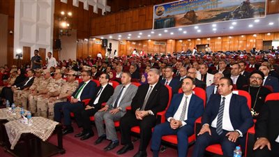 محافظ الفيوم وقائد قوات الدفاع الشعبي والعسكرى ورئيس الجامعة يشهدون الندوة التثقيفية ألــ (21) 