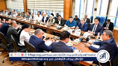 محافظ الدقهلية يجتمع بالمستثمرين للتشاور بشأن منح حق الانتفاع لـ 13 قطعة أرض كفرص استثمارية بجمصة