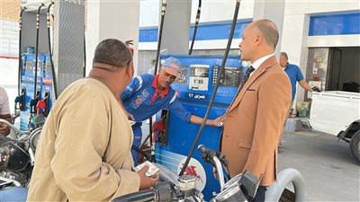 تموين قنا يشن حملات مكثفة على محطات الوقود لضبط السوق وضمان جودة المنتجات