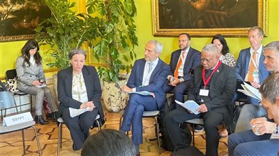 وزيرة البيئة تشارك فى جلسة نقاشية حول 