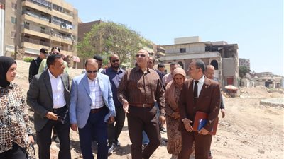 محافظ القليوبية يتفقد أعمال إنشاء ممشى أهل مصر - صور