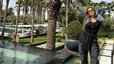 بإطلالة ملفتة.. نيللي كريم تخطف الأنظار من المغرب 