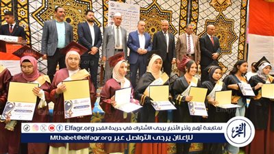 محافظ أسيوط يشهد حفل تكريم خريجي الصف الثالث الثانوي من دفعتي 2023 و2024 بمدرسة باقور الثانوية المشتركة