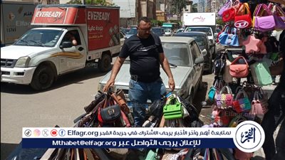 غرب المنصورة تواصل حملاتها لرفع التعديات على حرم الطريق وتداهم أمكان النباشين وضبط مهامتهم 