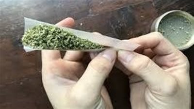 سقوط مسجل شقى خطر بحوزته 25 كيس أستروكس معدة لتوزيعها بالفيوم 