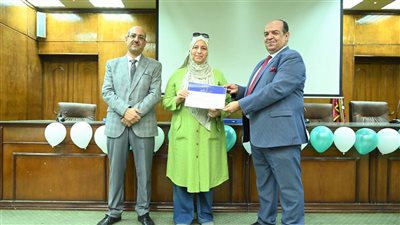 عميد خدمة أجتماعية بالفيوم يشهد حفل ختام الأنشطة وتكريم المتفوقين 