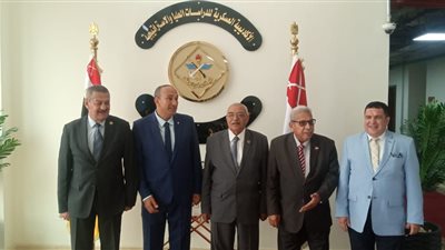 إسماعيل نبهان يحصل على زمالة كلية الدفاع الوطني حول المناطق اللوجستية