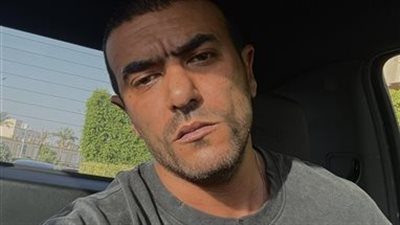 دون الشارب.. أحمد العوضي يخطف انظار متابعيه في أحدث ظهور له 