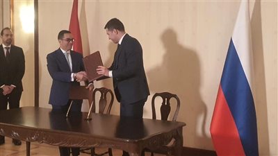 وزير الاستثمار ووزير الصناعة الروسي يوقعان بروتوكول للتعاون التجاري والاقتصادي