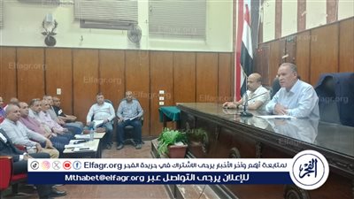 وكيل وزارة التعليم بأسيوط يعقد اجتماعًا لمناقشة الاستعداد لأعمال امتحانات نهاية العام الدراسي 