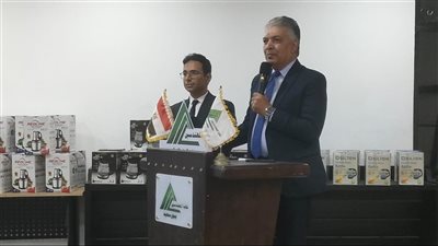 وسط دموع المهندسين وأغنية 