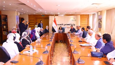 قبل انطلاق أولى الرحلات إلى الأراضي المقدسة.. وزيرة التضامن تلتقي أعضاء البعثة الإشرافية لحج الجمعيات الأهلية