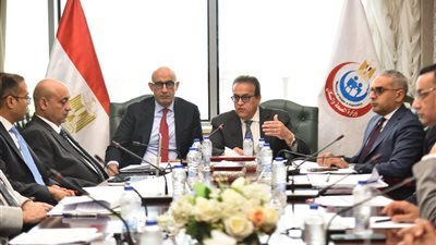وزيرا الصحة والتعليم يعقدان اجتماعا لمناقشة تعديل قانون التعليم