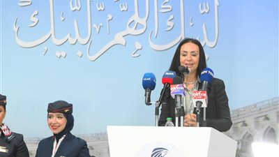 وزيرة التضامن تطمئن على وصول أول أفواج حجاج الجمعيات الأهلية إلى المدينة المنورة