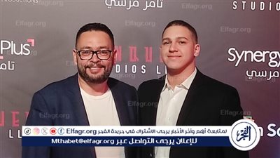 أحمد رزق يظهر بصحبة نجله في العرض الخاص لفيلم 