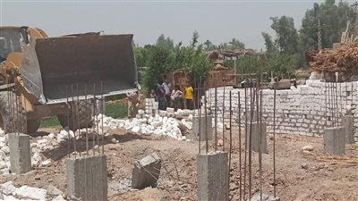 إزالة 13 حالة تعدٍّ على أملاك الدولة بقرية أبو مناع بحري بمحافظة قنا