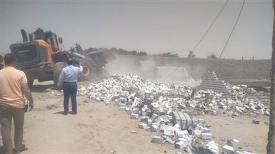 إزالة تعديات بالبناء المخالف علي أملاك الدولة والأراضي الزراعية في أطفيح وأوسيم