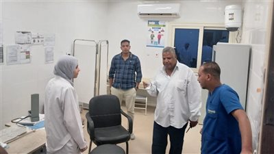 رئيس مركز نقادة يُجري مرورًا مفاجئًا على وحدة الكلالسة الصحية