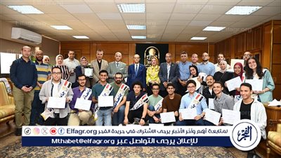 رئيس جامعة أسيوط يلتقي طلاب الجامعة الفائزين في مهرجان إبداع 13