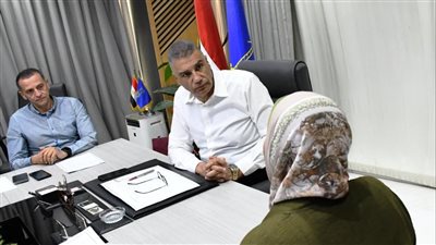 محافظ أسوان: نسعى لحياة كريمة وتحسين مستوى المعيشة