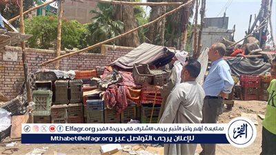 حملة مكبرة لإزالة إشغالات وتعديات الباعة الجائلين بمركز الفتح فى أسيوط 