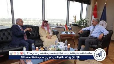 وزير السياحة والآثار يبحث مع رئيس المنظمة العربية للسياحة ترتيبات مؤتمر 