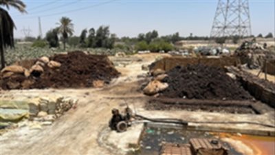 الداخلية تضبط 200 طن مخصبات مجهولة داخل مصنع دون ترخيص