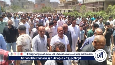رئيس الجمالية يتصدر مشهد جنازة الشيخ سيد سعيد بمسقط رأسه بالدقهلية 