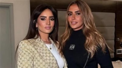 ياسمين رضا شقيقة زينة تترك بصمتها في السجادة الحمراء لمهرجان كان السينمائي