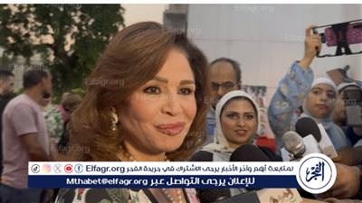 لحظة وصول إلهام شاهين وأمير رمسيس مهرجان القاهرة للسينما الفرنكوفونية