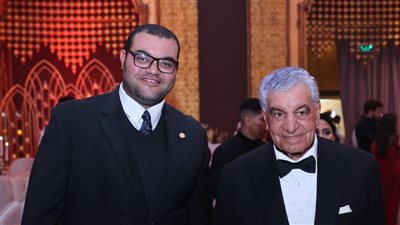 حواس يخرج عن صمته... مستشار زاهي يرد على جو روجان 