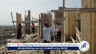 رئيس مدينة قنا يوقف أعمال بناء مخالفة بحي المصالح